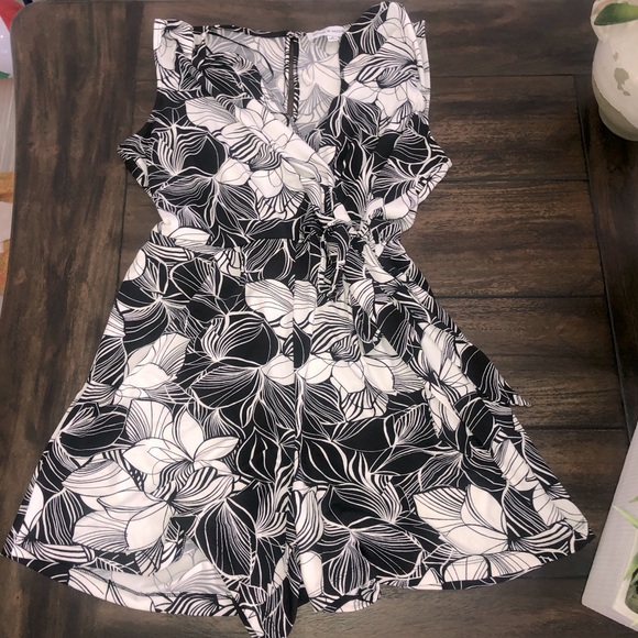 Spandex Blend Faux Wrap Romper - Picture 2 of 7